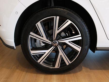 2024-Volkswagen-Polo-10-TSI-R-Line-Auto_6