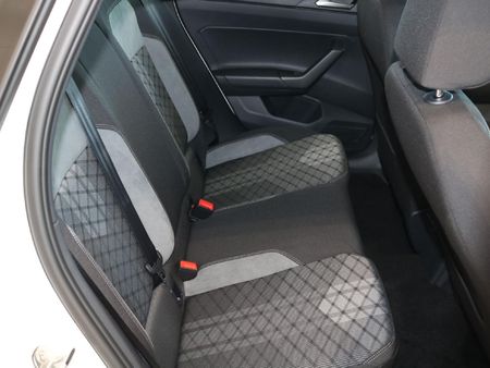 2024-Volkswagen-Polo-10-TSI-R-Line-Auto_7