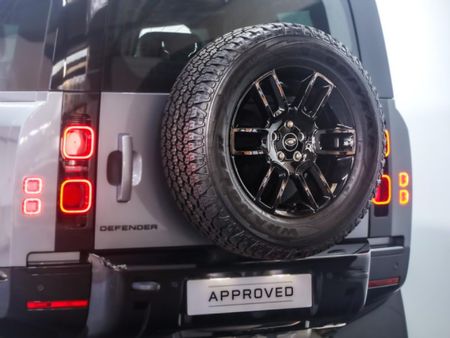 2023-Land-Rover-Defender-90-90-D300-SE-X-Dynamic-221kW_9
