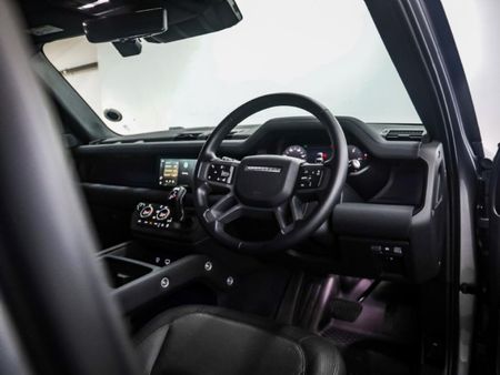 2023-Land-Rover-Defender-90-90-D300-SE-X-Dynamic-221kW_10