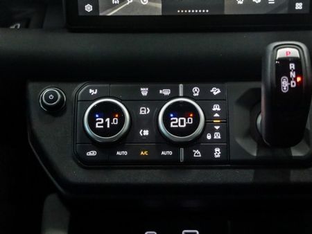 2023-Land-Rover-Defender-90-90-D300-SE-X-Dynamic-221kW_15