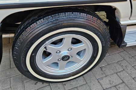 1999-Toyota-Venture-1800-64_13
