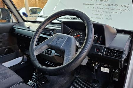 1999-Toyota-Venture-1800-64_18