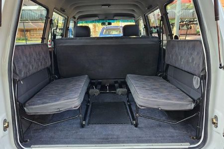 1999-Toyota-Venture-1800-64_26