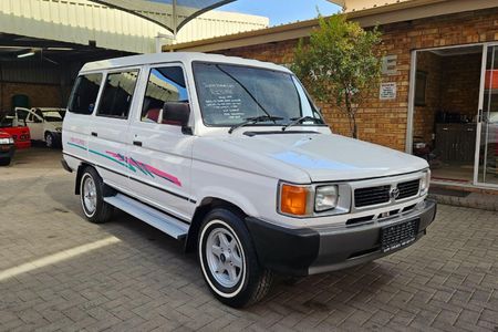 1999-Toyota-Venture-1800-64_2
