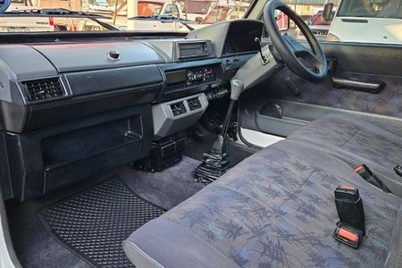 1999-Toyota-Venture-1800-64_29