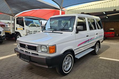 1999-Toyota-Venture-1800-64_4