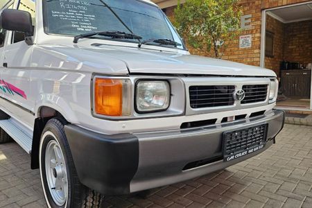 1999-Toyota-Venture-1800-64_6