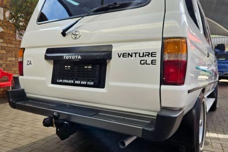 1999-Toyota-Venture-1800-64_7
