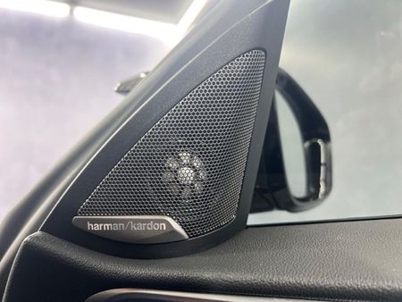 2022-BMW-M4-Coupe-M-DCT-Competition-AWD_10