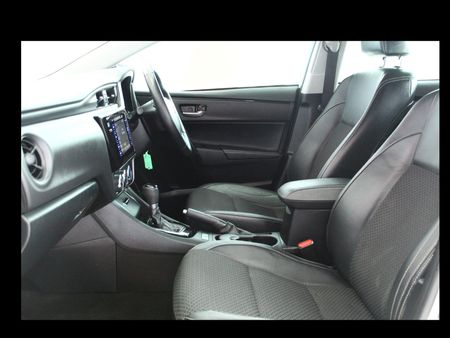 2017-Toyota-Corolla-16-Prestige-Auto_6