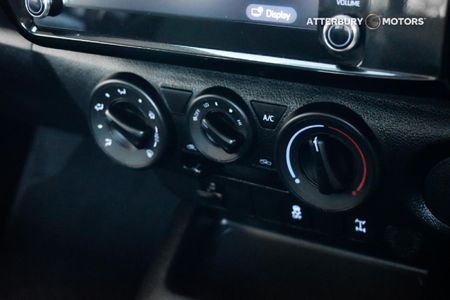 2019-Toyota-Hilux-24-GD-6-Raised-Body-SRX-Single-Cab_12