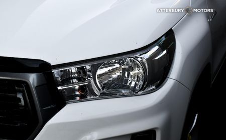 2019-Toyota-Hilux-24-GD-6-Raised-Body-SRX-Single-Cab_14