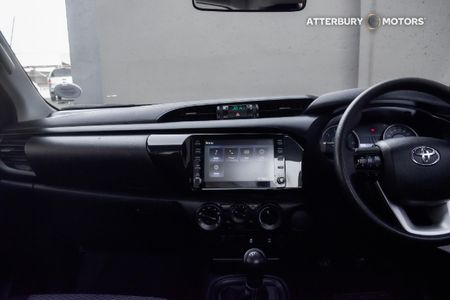 2019-Toyota-Hilux-24-GD-6-Raised-Body-SRX-Single-Cab_6