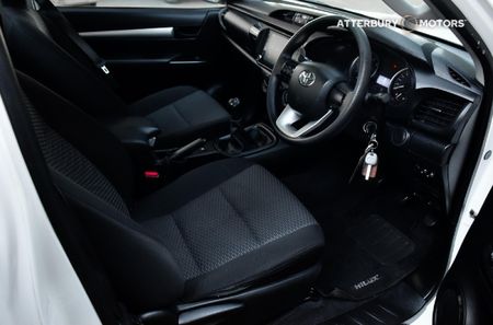 2019-Toyota-Hilux-24-GD-6-Raised-Body-SRX-Single-Cab_8