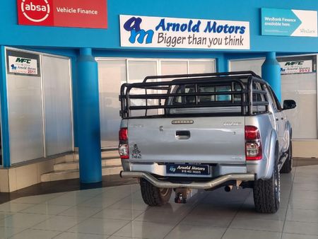 2015-Toyota-Hilux-30-D-4D-Legend-45-4x4-Auto-Double-Cab_9