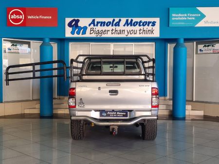 2015-Toyota-Hilux-30-D-4D-Legend-45-4x4-Auto-Double-Cab_4