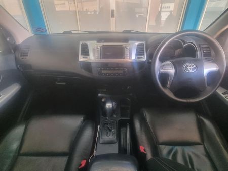 2015-Toyota-Hilux-30-D-4D-Legend-45-4x4-Auto-Double-Cab_7