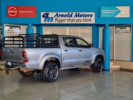 2015-Toyota-Hilux-30-D-4D-Legend-45-4x4-Auto-Double-Cab_8