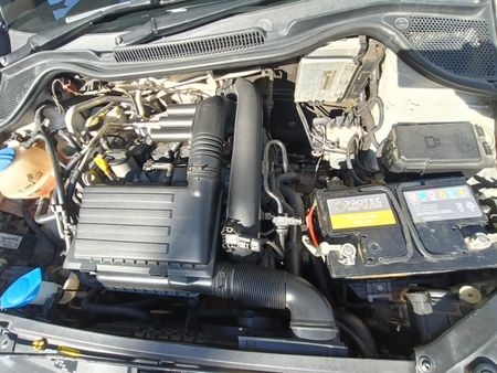 2015-Volkswagen-Polo-12-TSI-Highline-Auto-81kW_13