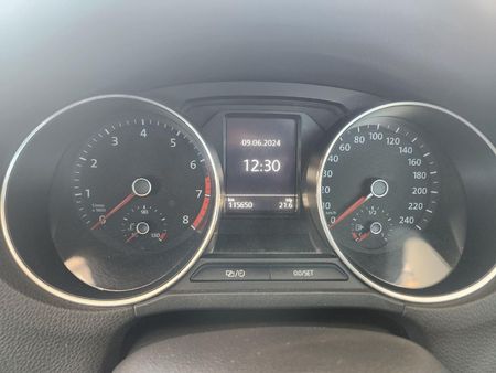 2015-Volkswagen-Polo-12-TSI-Highline-Auto-81kW_5