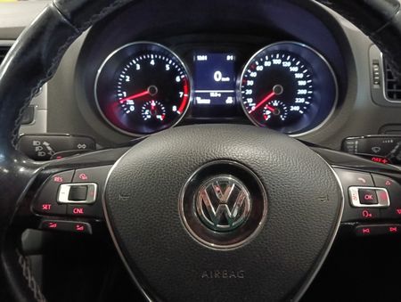 2015-Volkswagen-Polo-12-TSI-Highline-Auto-81kW_6