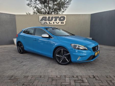 2015-Volvo-V40-T3-R-Design_0