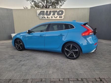 2015-Volvo-V40-T3-R-Design_5
