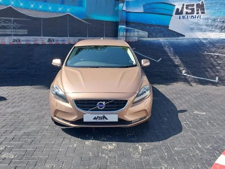 2013-Volvo-V40-T4-Elite_2