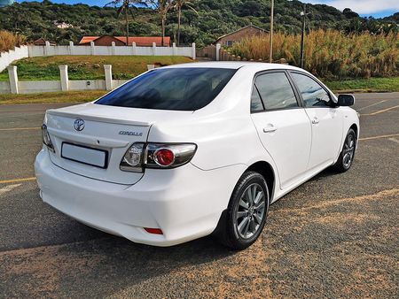 2017-Toyota-Corolla-Quest-16-Plus_3