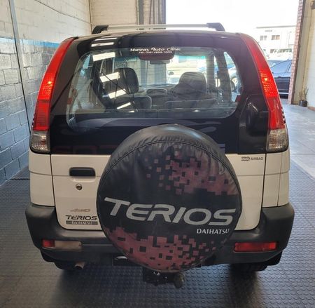 2004-Daihatsu-Terios-4x4_4