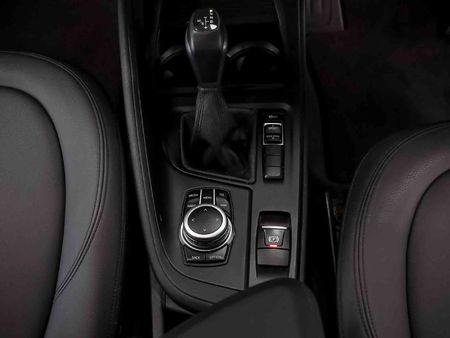 2017-BMW-X1-sDrive20d-Auto_15