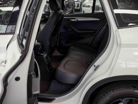 2017-BMW-X1-sDrive20d-Auto_16