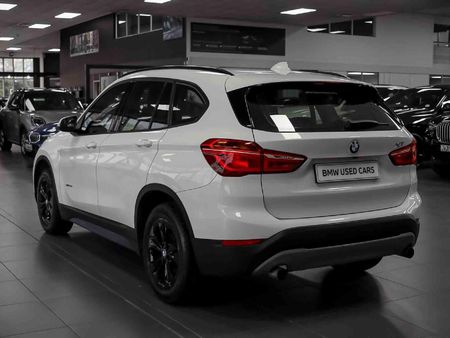 2017-BMW-X1-sDrive20d-Auto_8