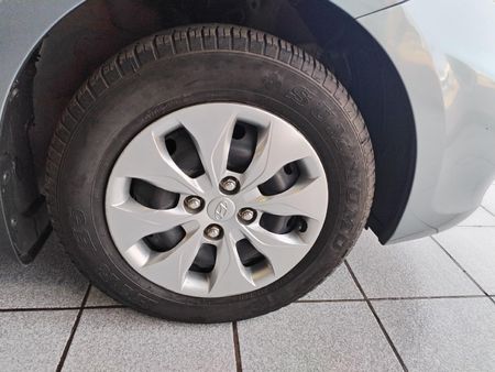 2019-Hyundai-Accent-16-GL-Motion_8