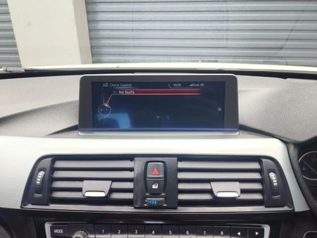 2014-BMW-4-Series-435i-Convertible-M-Sport_13