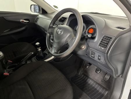 2010-Toyota-Corolla-16-Professional_9