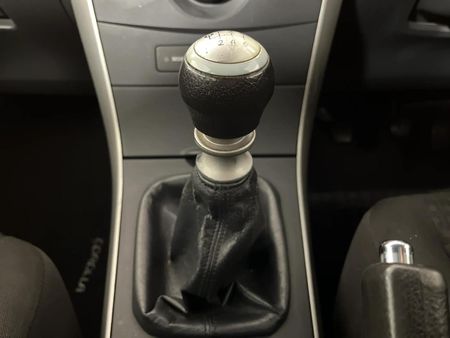 2010-Toyota-Corolla-16-Professional_10