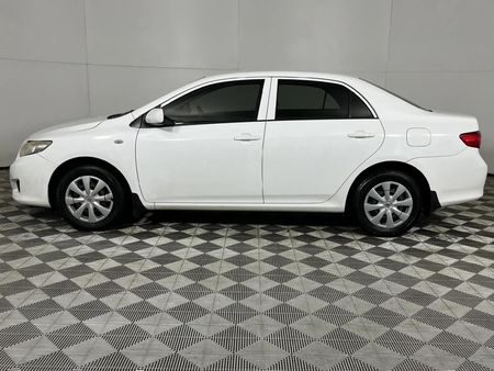 2010-Toyota-Corolla-16-Professional_15
