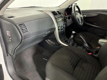 2010-Toyota-Corolla-16-Professional_8