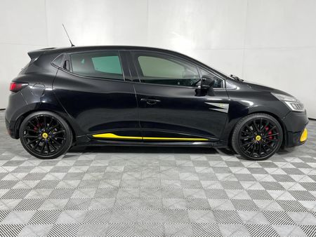 2018-Renault-Clio-IV-16-RS-220-Auto-Trophy_14
