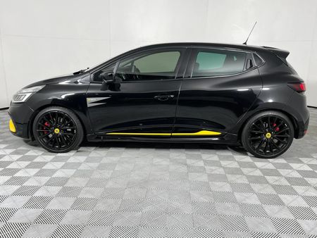2018-Renault-Clio-IV-16-RS-220-Auto-Trophy_17