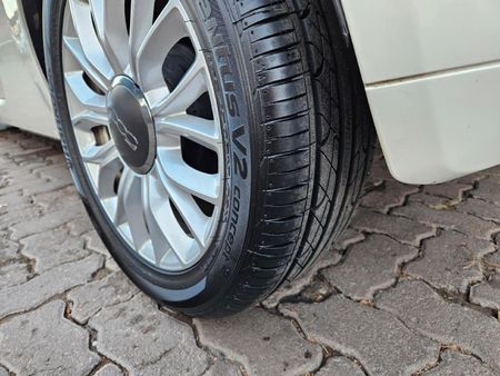 2018-Fiat-500-900T-Dolcevita-Auto_8