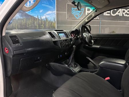 2015-Toyota-Hilux-30-D-4D-Legend-45-Raised-Body-Single-Cab_14