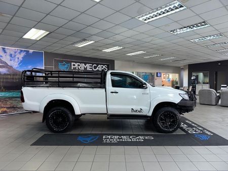 2015-Toyota-Hilux-30-D-4D-Legend-45-Raised-Body-Single-Cab_5