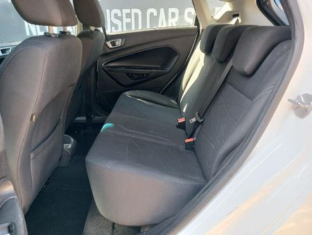 2016-Ford-Fiesta-10-EcoBoost-Ambiente-5-dr_10