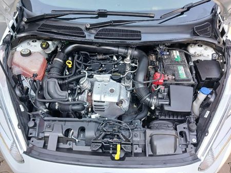 2016-Ford-Fiesta-10-EcoBoost-Ambiente-5-dr_12