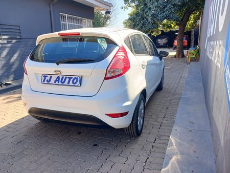 2016-Ford-Fiesta-10-EcoBoost-Ambiente-5-dr_6