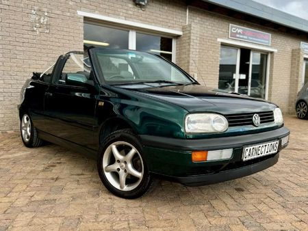 1996-Volkswagen-Golf-3-Cabriolet-18_0