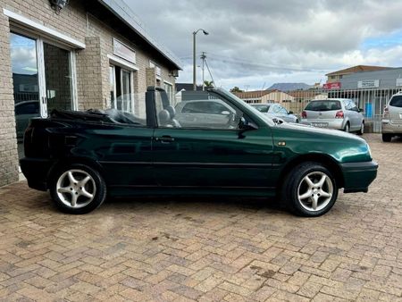 1996-Volkswagen-Golf-3-Cabriolet-18_2